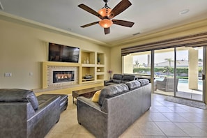 TV, fireplace, iPod dock
