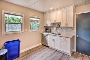 House (2 Bedrooms) | Private kitchen