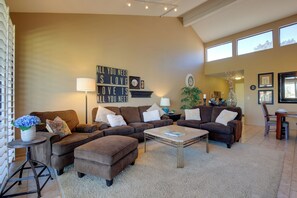 Interior - Golf Resort Getaway w/ Pool Access in Palm Desert (Palm Desert)