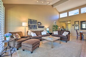 Interior - Golf Resort Getaway w/ Pool Access in Palm Desert (Palm Desert)