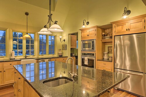 Stunning South Hero Home on Lake Champlain w/ View