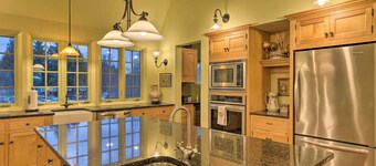 美丽的南英雄家，位于尚普兰湖畔，带观景