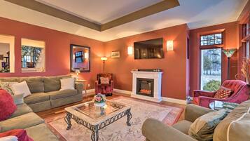 House (5 Bedrooms) | Interior