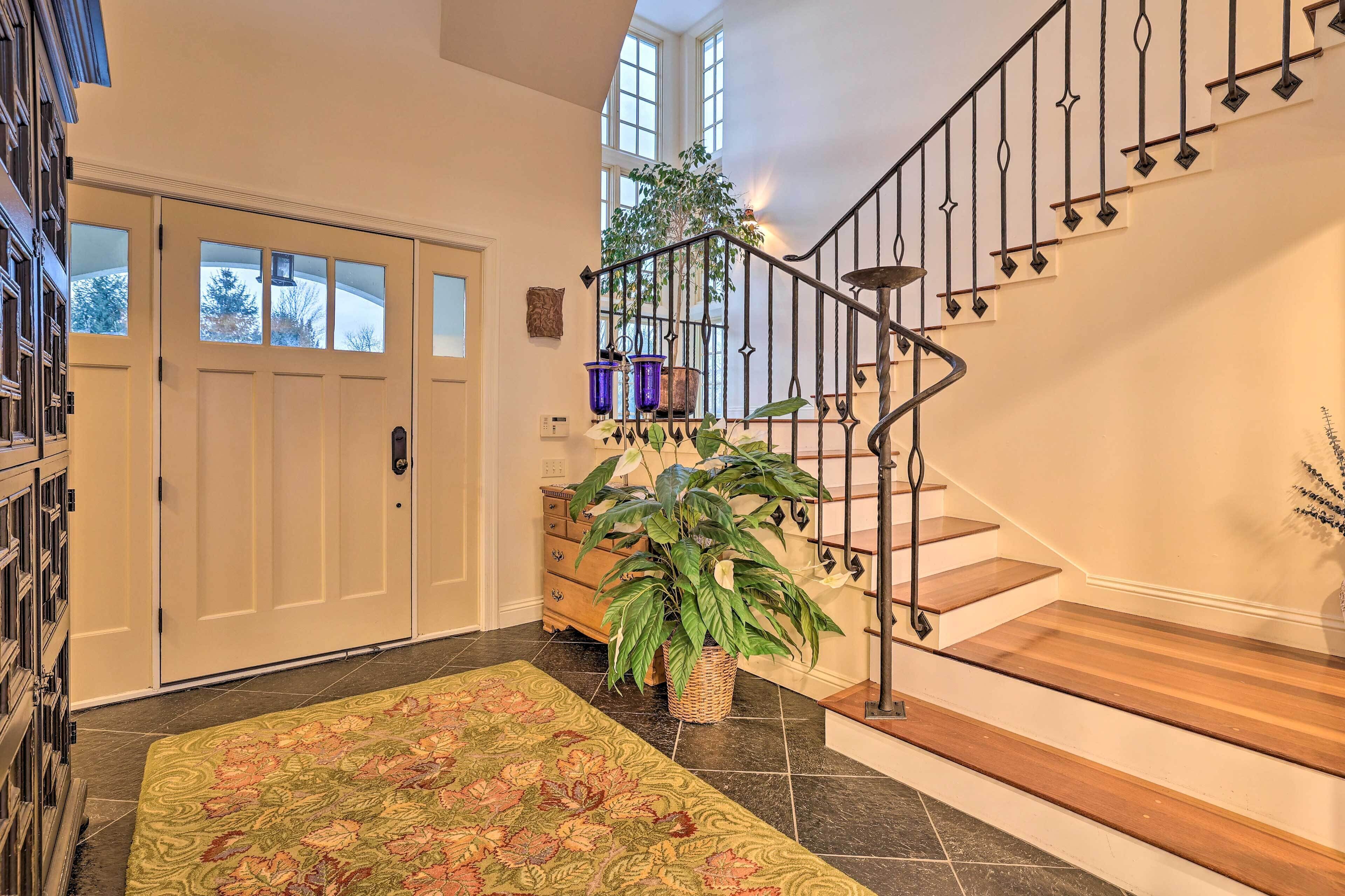 House (5 Bedrooms) | Interior