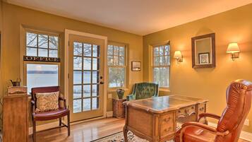 House (5 Bedrooms) | Interior