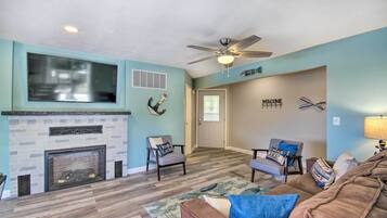 House (3 Bedrooms) | Interior