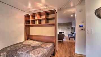 2 Schlafzimmer, Bügeleisen/Bügelbrett