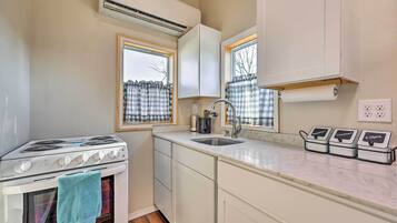 House (1 Bedroom) | Interior