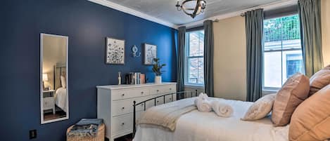 Appartement (1 Bedroom) | 1 chambre, fer et planche Ă repasser, draps fournis