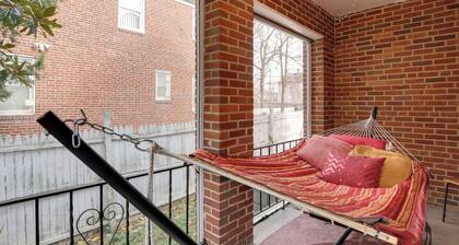 Charming Baltimore Getaway - 5 Miles to Downtown!