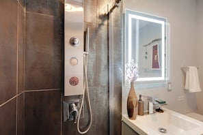 House (4 Bedrooms) | Interior - Charming Baltimore Getaway - 5 Miles to Downtown! (Baltimore)
