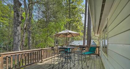 Cozy Home Near Downtown Chapel Hill w/ Deck!