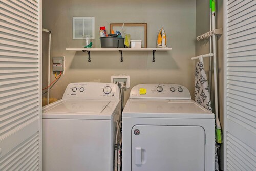 Cozy Home Near Downtown Chapel Hill w/ Deck!