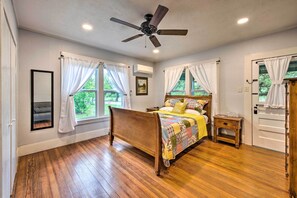 Cottage (2 Bedrooms) | Interior