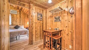 House (1 Bedroom) | Interior