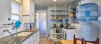 Adventure Home Base - 7 Blocks to Downtown!