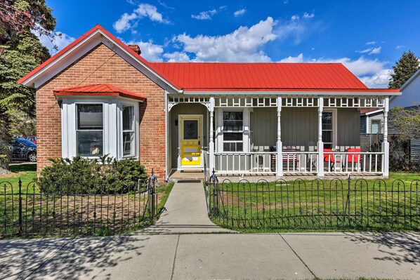 House (2 Bedrooms) | Front of property - Chic Downtown Home w/ Grill, Steps to Main Street! (Buena Vista)