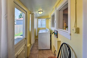 Interior - Chic Downtown Home w/ Grill, Steps to Main Street! (Buena Vista)