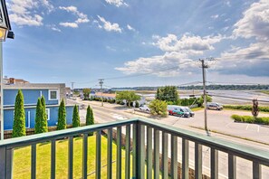 House (4 Bedrooms) | Interior - Coastal Abode w/ Beach Views, Walk to Beach & Bars (Middletown)