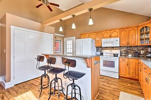 House (4 Bedrooms) | Interior - Coastal Abode w/ Beach Views, Walk to Beach & Bars (Middletown)