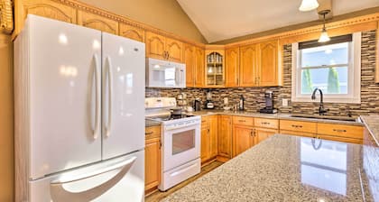 Coastal Abode w/ Beach Views, Walk to Beach & Bars