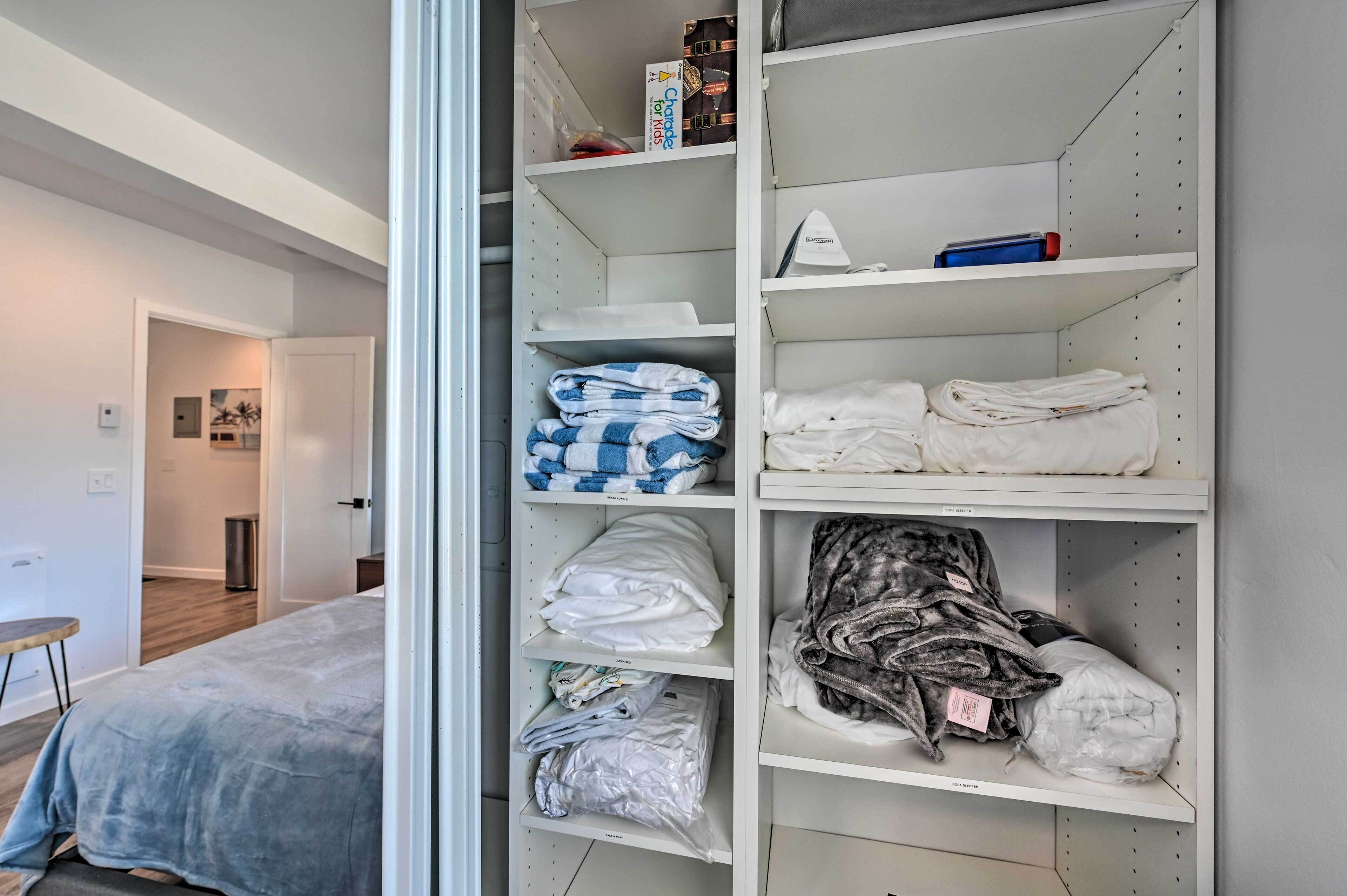 Apartment (1 Bedroom) | 1 bedroom, iron/ironing board, free cribs/infant beds, bed sheets