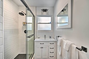 Departamento (1 Bedroom) | Baño | Regadera y toallas