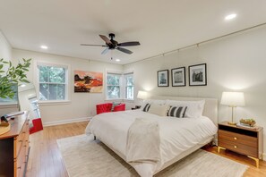 House (5 Bedrooms) | Interior - Fayetteville Home ~ 2 Blocks to Dickson Street! (Fayetteville)