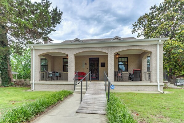 House (5 Bedrooms) | Interior