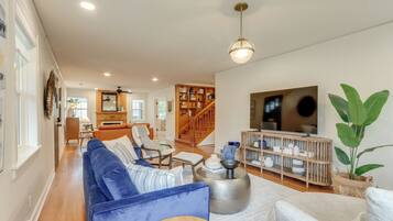 House (5 Bedrooms) | Interior