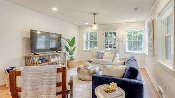 House (5 Bedrooms) | Interior