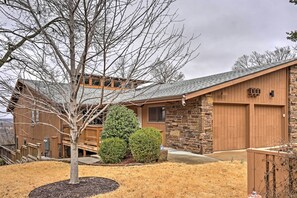 Apartment (3 Bedrooms) | Interior - Beautiful Central Fayetteville Townhome w/ Views! (Fayetteville)