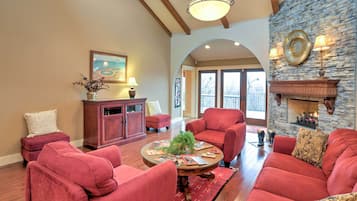 Apartment (3 Bedrooms) | Front of property
