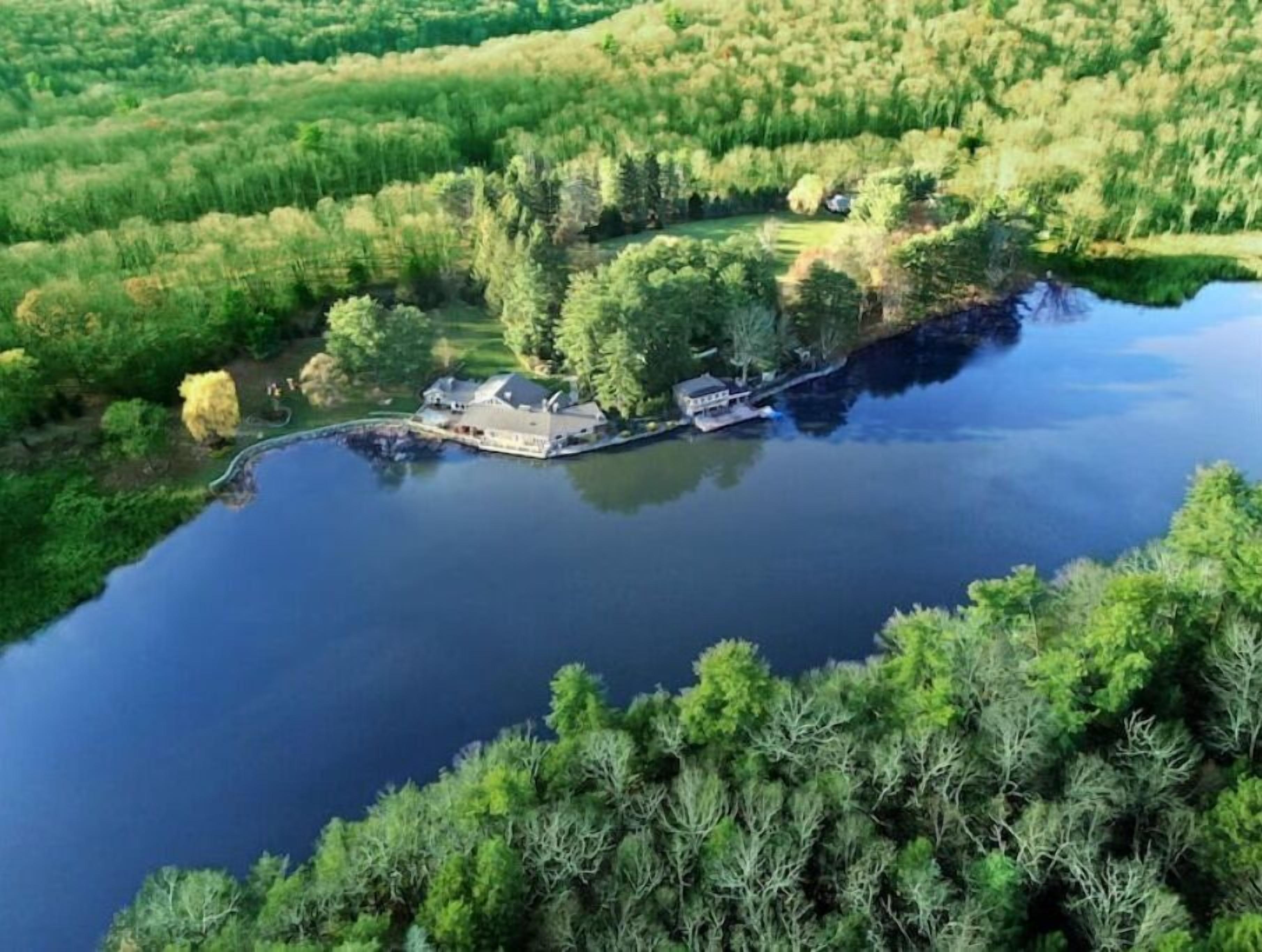 13k Sq Ft Family Compound Around Pvt 37-Acre Lake - 164 Acre Retreat