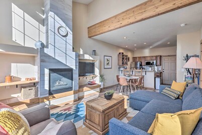Frisco Condo w/ Balcony: 7 Mi to Copper Mountain!
