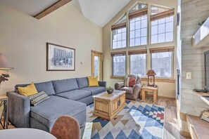 Interior - Frisco Condo w/ Balcony: 7 Mi to Copper Mountain! (Frisco)