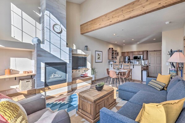 Interior - Frisco Condo w/ Balcony: 7 Mi to Copper Mountain! (Frisco)