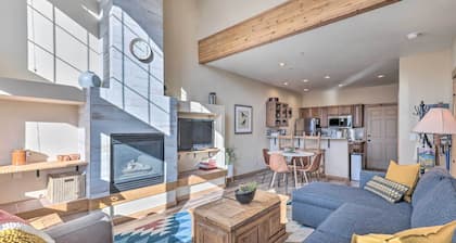 Frisco Condo w/ Balcony: 7 Mi to Copper Mountain!