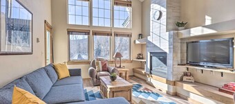 Frisco Condo w/ Balcony: 7 Mi to Copper Mountain!
