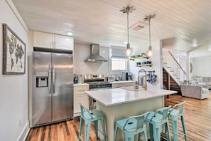 House (3 Bedrooms) | Interior - Walk to The Strand: Historic Galveston Home! (Galveston)