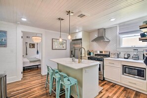 House (3 Bedrooms) | Interior - Walk to The Strand: Historic Galveston Home! (Galveston)