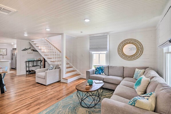 Interior - Walk to The Strand: Historic Galveston Home! (Galveston)