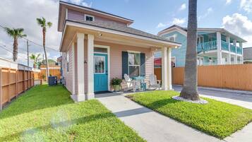 Rumah (2 Bedrooms) | Bagian depan properti