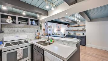 Apartment (1 Bedroom) | Interior