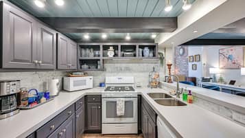 Apartment (1 Bedroom) | Interior