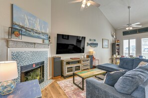 House (3 Bedrooms) | Interior - Ocean Views & 2 Decks: Beach House in Galveston (Galveston)