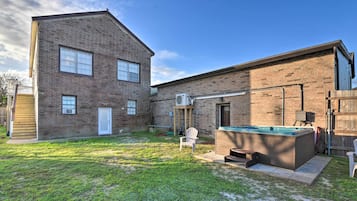 Apartment (2 Bedrooms) | Front of property