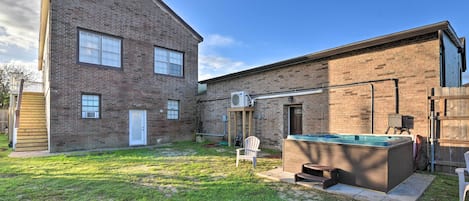 Apartment (2 Bedrooms) | Front of property