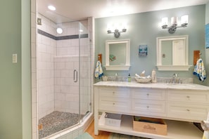 House (3 Bedrooms) | Interior - Pet-friendly Condo w/ Seasonal Pool in Galveston! (Galveston)