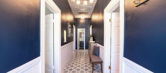 Galveston Victorian - Walk to the Strand & Beach